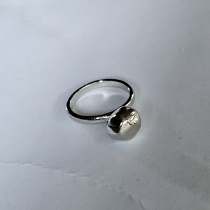 LADIES NEW SIZE 6 FASHION FORWARD SILVER GEOMETRIC BALL ACCENT RING
